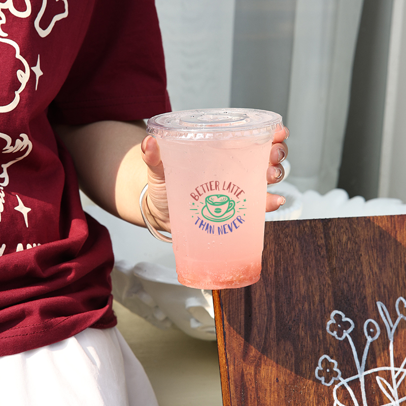 Plastic Coffee Cups - Café Use - Scene.jpg